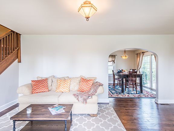 2nd image of 670 Mulberry St