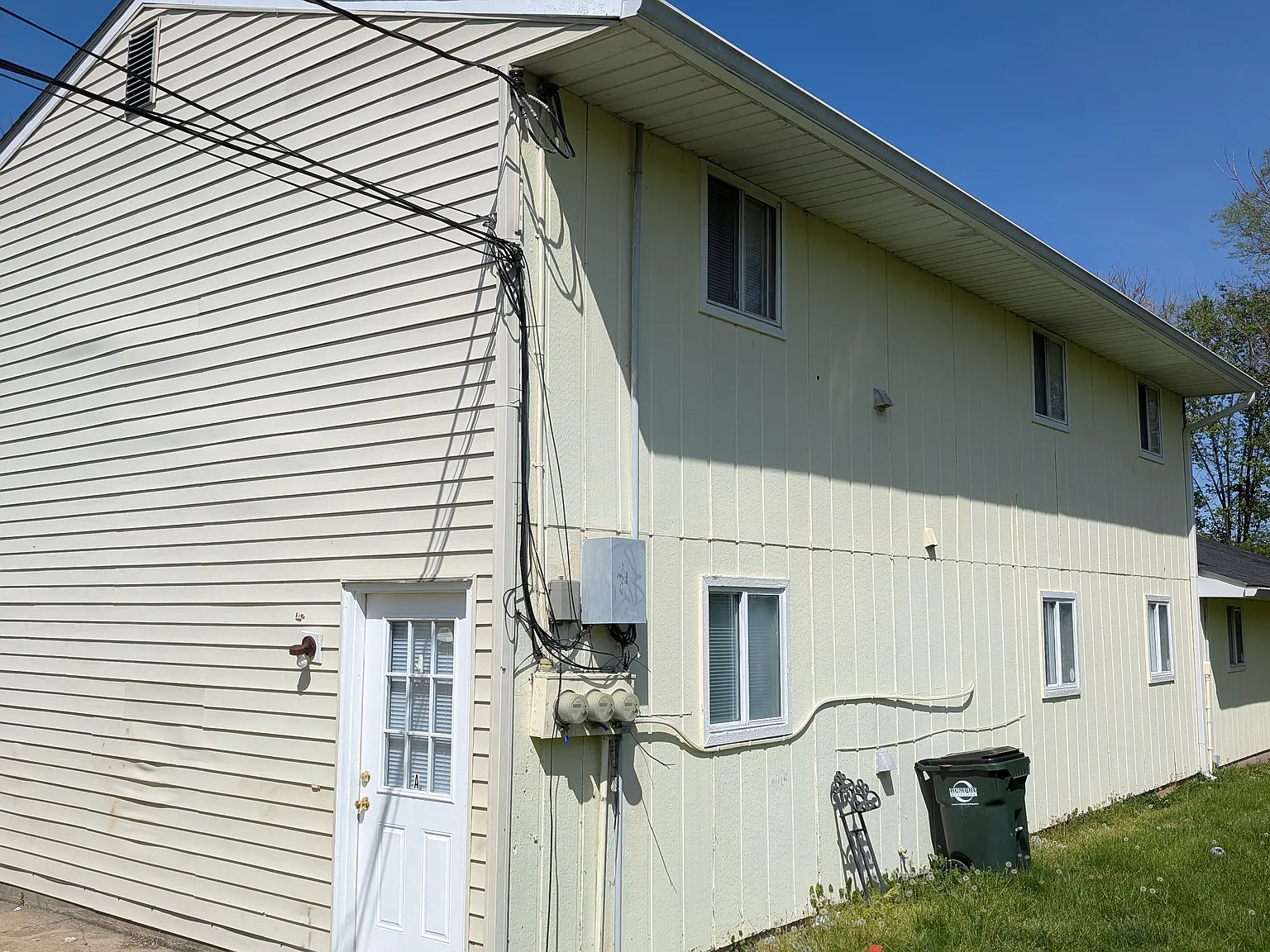 4 bed, 1000 sqft, $900 — Photo 2