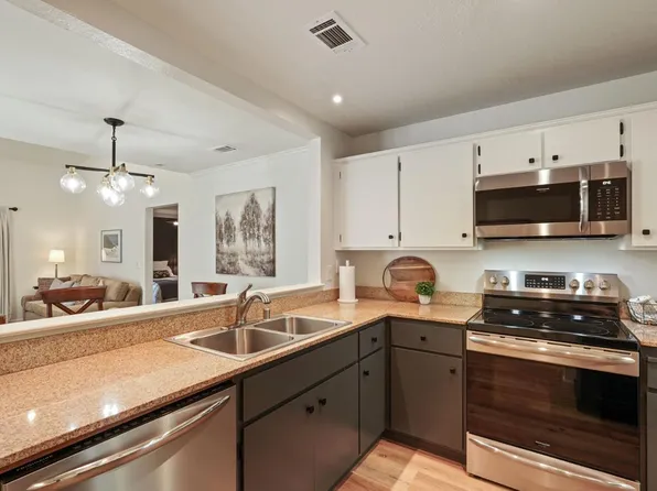 2401 Eilers Ln Unit 102, Lodi, CA 95242