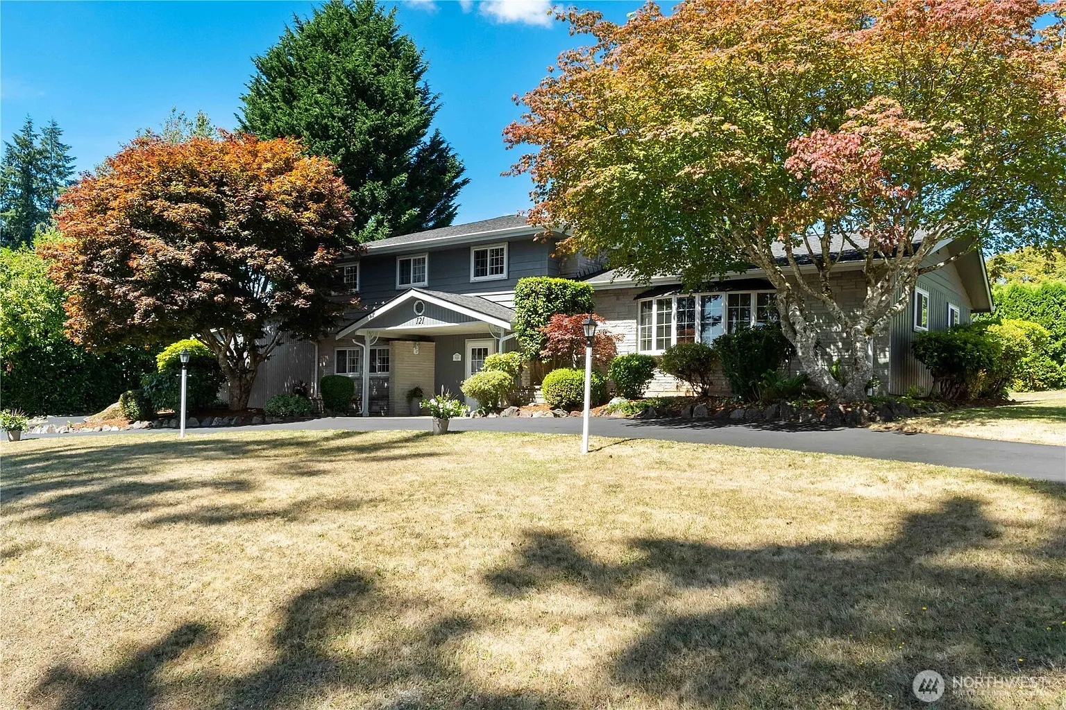 121 Hillcrest Drive photo 1