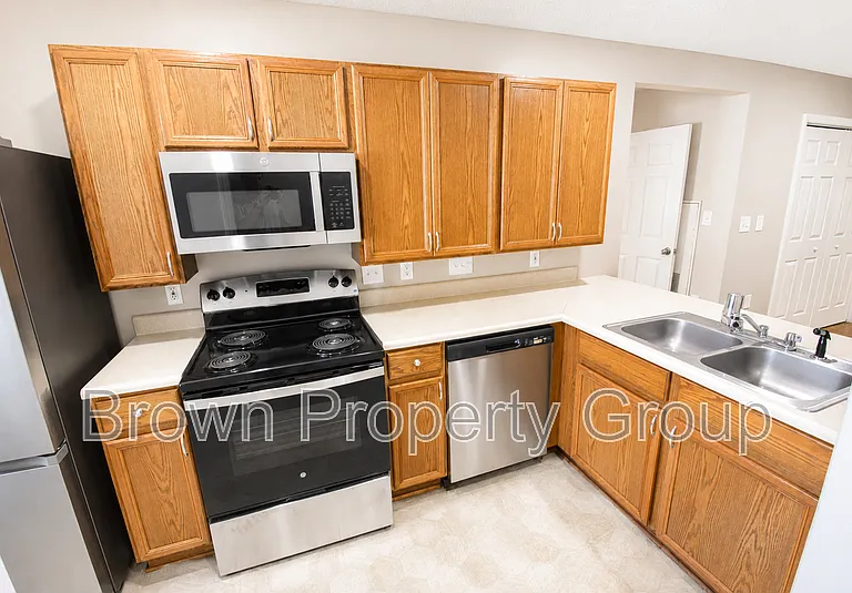 303-101 Hinsdale Ave — Photo 3