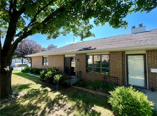 1156 49th St UNIT 1, West Des Moines, IA 50266