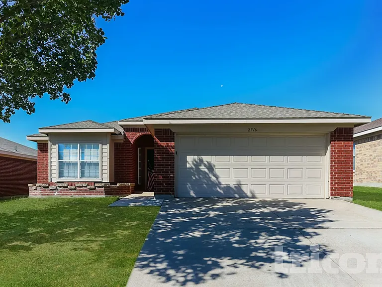 2516 Concina Way — Photo 1