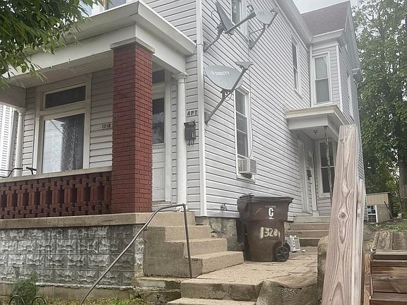 3rd image of 1318 Holman Ave