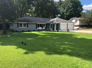 1525 S Ridgeview Dr, Yorktown, IN 47396