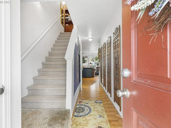 5th image of 6013 NE 33rd Cir