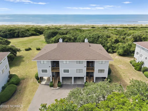 5 Foxfire Trace, Caswell Beach, NC 28465