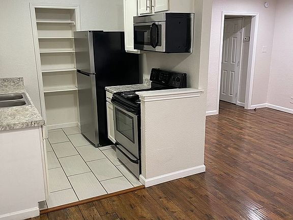 2nd image of 4950 Live Oak St APT 204
