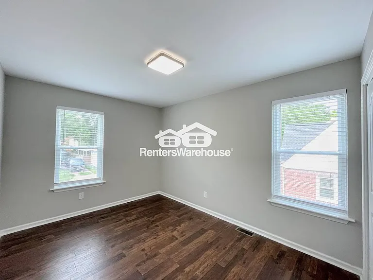 1054 Ivaloo St — Photo 27