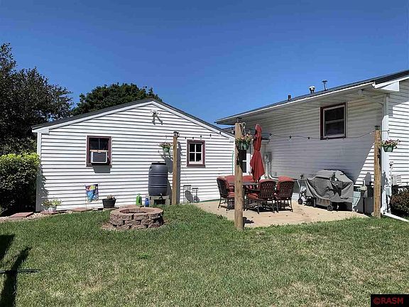 4th image of 800 11th St S