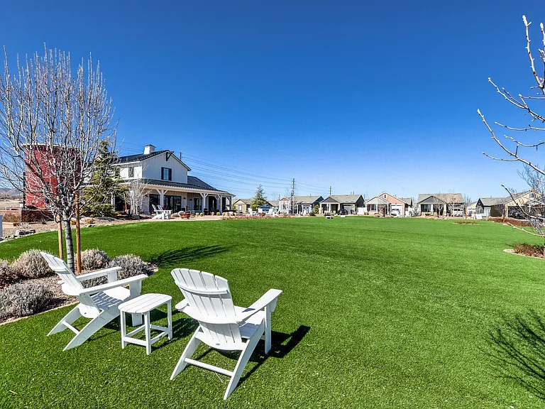 Great Lawn for picnics & recreation