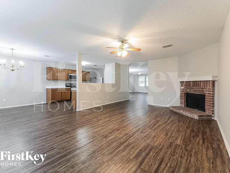 3716 Mariner St — Photo 4