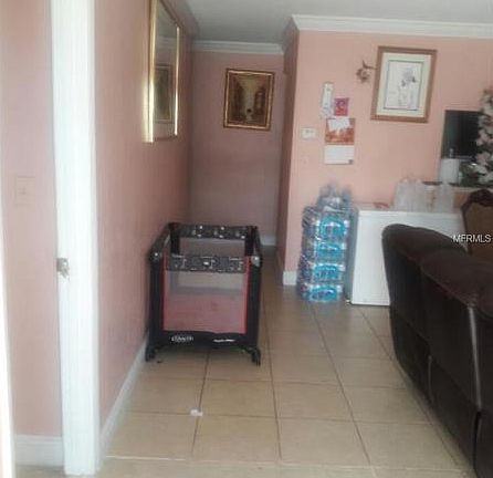 4th image of 4539 Barclay Cres