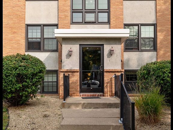 4th image of 3215 Pillsbury Ave