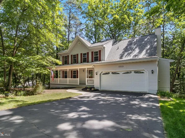 22950 Wintergreen Ln, California, MD 20619