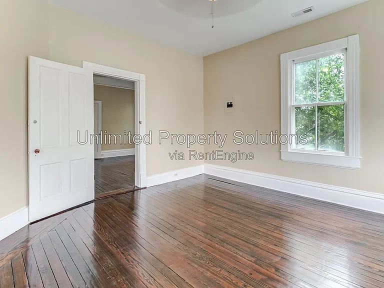 108 N 8th St #B — Photo 9