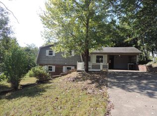 114 Green Valley Dr, Central City, KY 42330