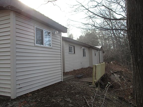 4th image of 726 Cole Rd