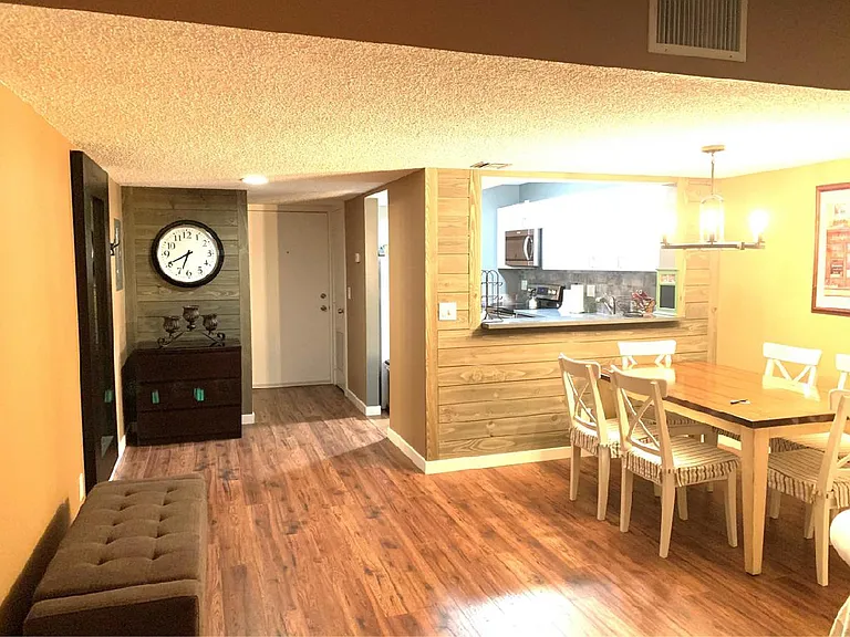 2820 Tennis Club Dr — Photo 5