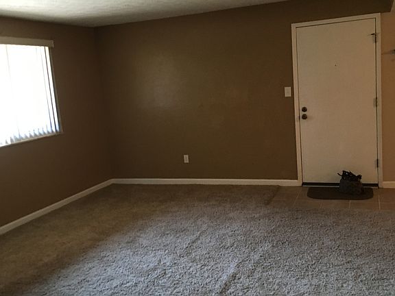 5th image of 801 Lancashire Dr APT 2