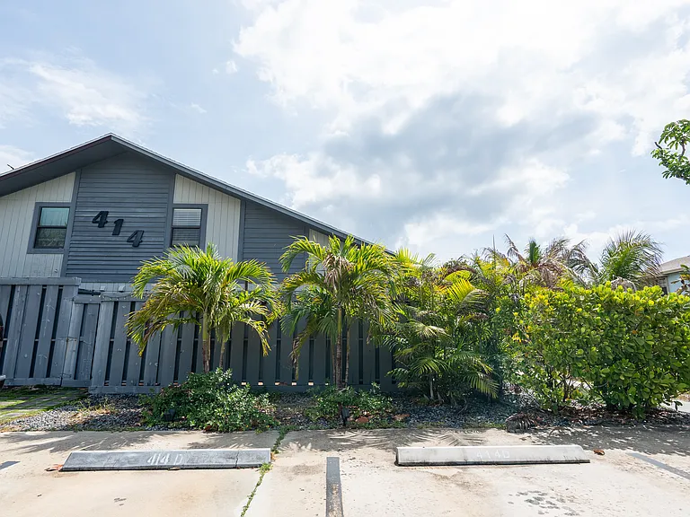 414 N Cypress Dr #D — Photo 28
