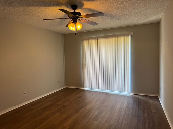 4th image of 6103 1/2 E Shore Dr APT C