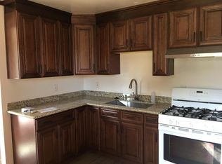 960 46th St APT A, Oakland, CA 94608
