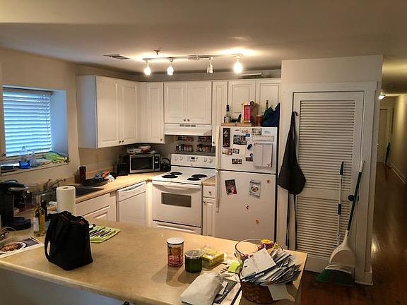 4th image of 2113 Acklen Ave APT B