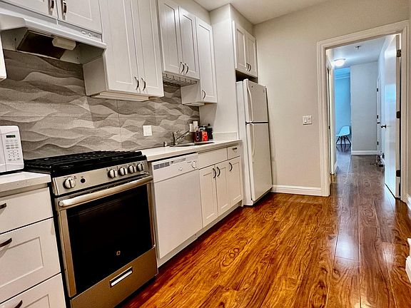 2nd image of 884 31st Ave #A