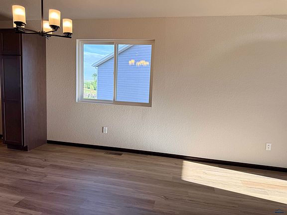 4th image of 4258 Lodi Ln