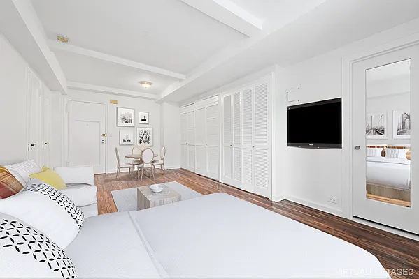 Sold by Compass | media 2