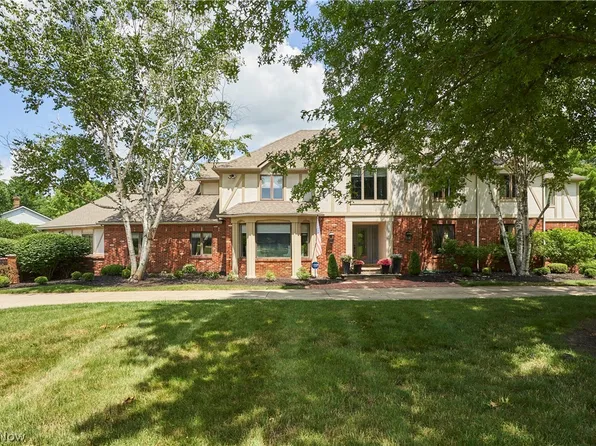 3611 N Fork Dr, Akron, OH 44333