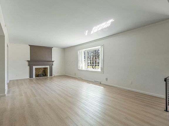 3rd image of 720 Clifton Blvd