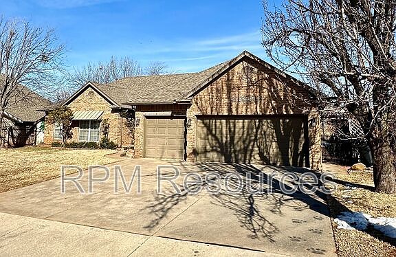 3rd image of 6213 Woodcreek Ct