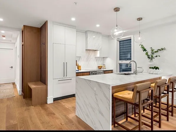 185 E St #2, Boston, MA 02127