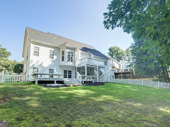 4th image of 135 Baldwin Ct