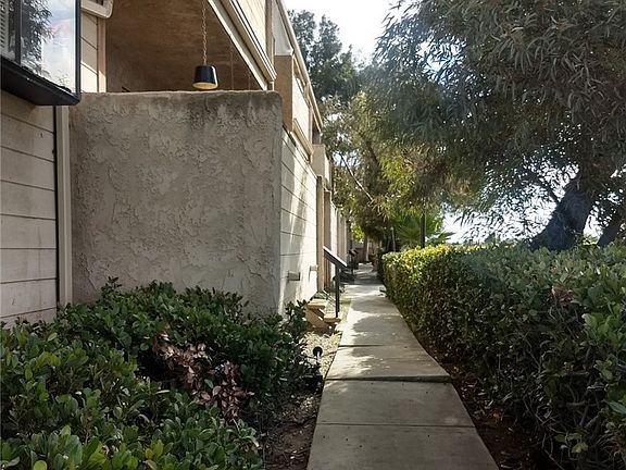 2nd image of 14074 Van Nuys Blvd APT 1