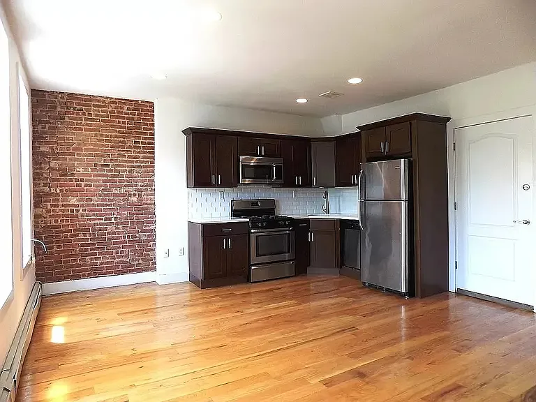 124 Bainbridge St #3 — Photo 3