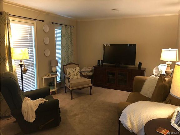 4th image of 2125 E Aberdeen Dr
