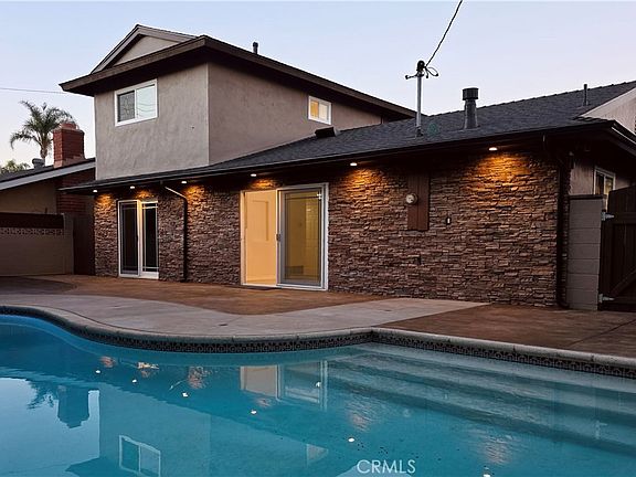 3rd image of 3075 Platte Dr