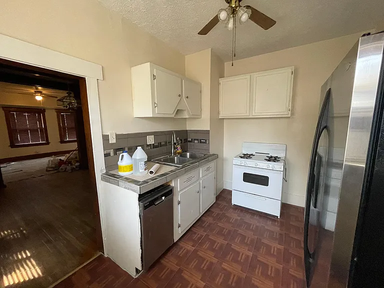 1436 Plum St — Photo 7