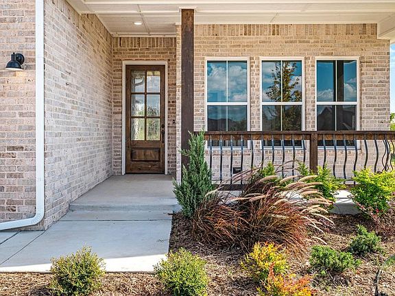 3rd image of 2504 Everton Ln
