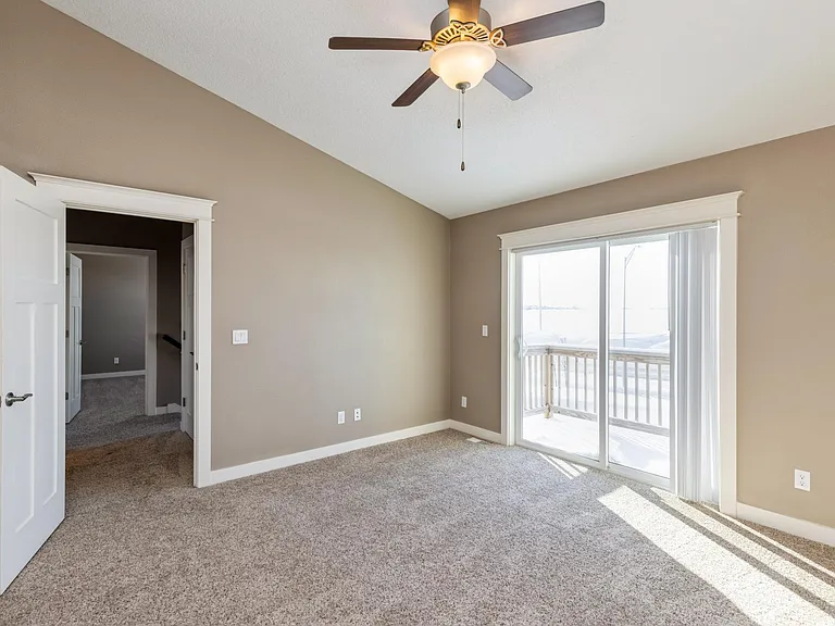 4404 NE Crestmoor Ln — Photo 10