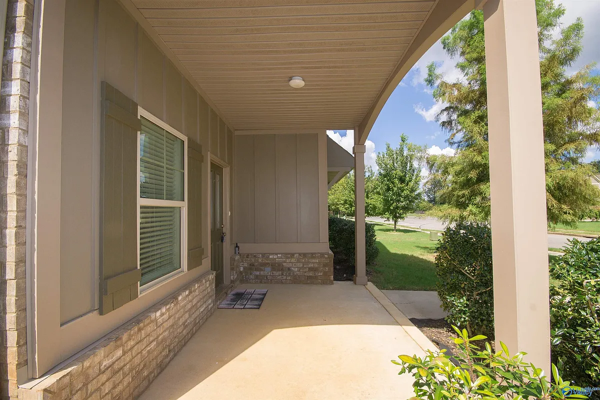 Building Photo - 12 Silky Oak Cir