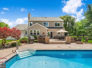61 Cliffwood Dr, Allentown, NJ 08501