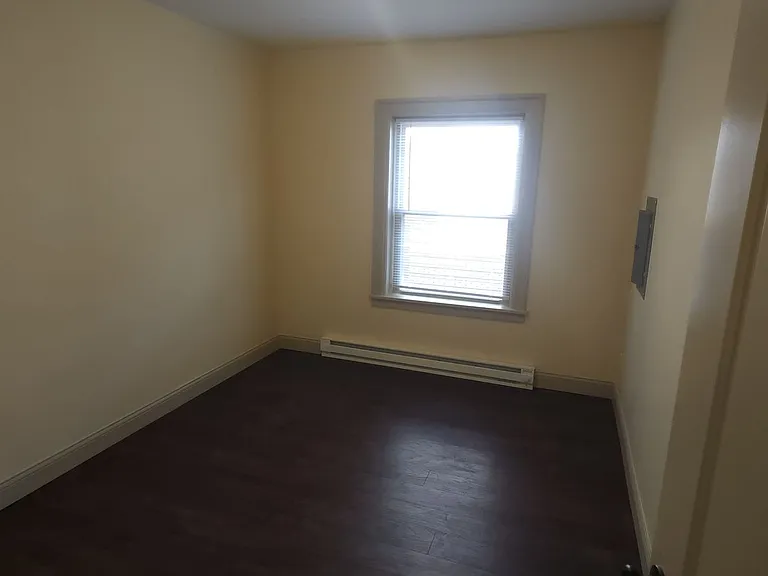 1416 E State St Apartments — Photo 12