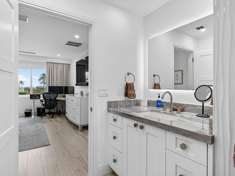 120 N Ocean Blvd #203 — Photo 38
