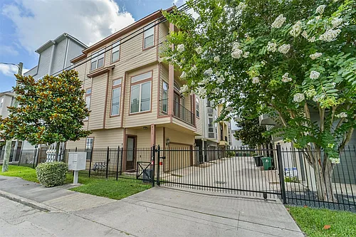 2016 Sabine St Photo 1
