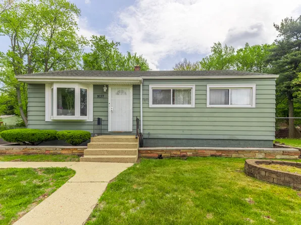 1037 E 11th Ct, Gary, IN 46403