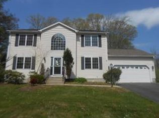 34 Peveril Rd, Cranston, RI 02921